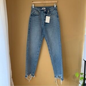 Lovers + Friends RYAN
HIGH RISE RIGID LOOSE STRAIGHT